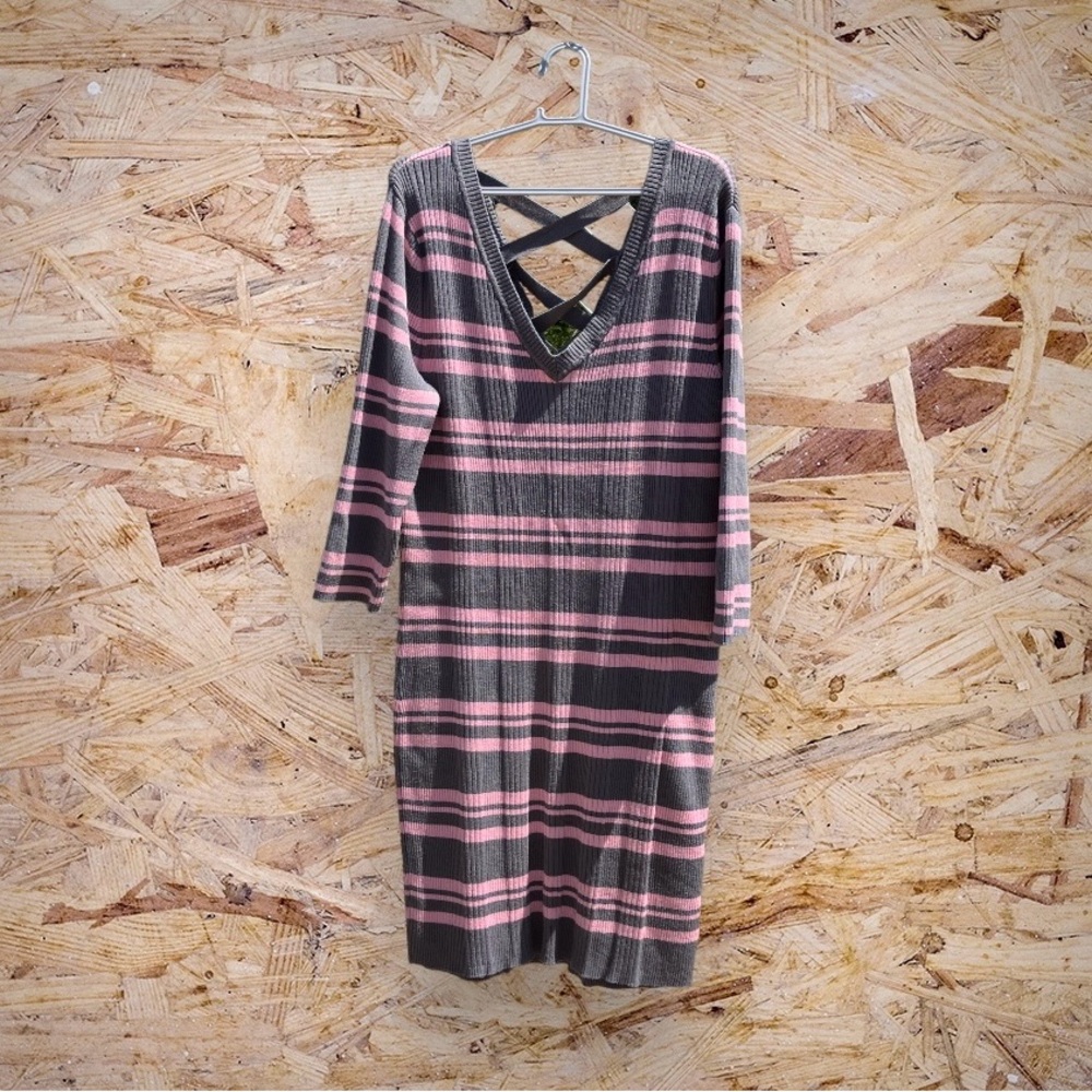 3/4 sleeves pink and gray sweater dress 👗 size 3x!